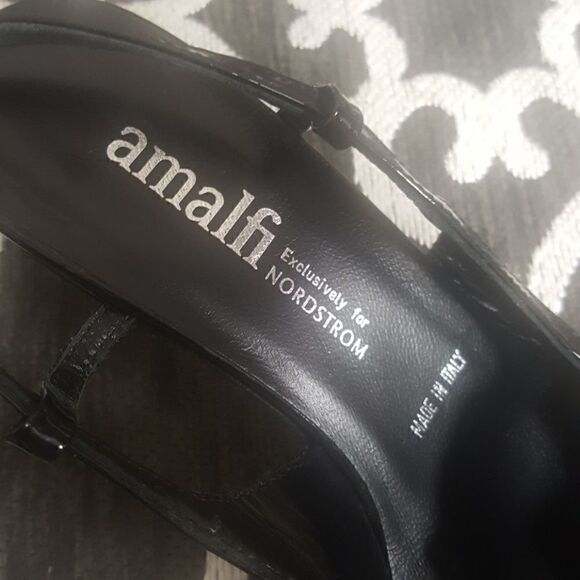 AMALFI Black Fabric and Patent Heels - Size 4 1/2 - Picture 3 of 6